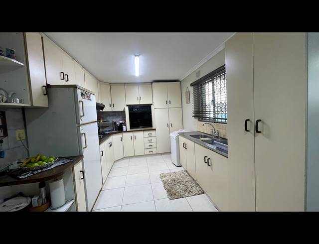 3 BEDROOM HOUSE FOR SALE IN NEWLANDS EAST